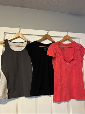 3 for $20! Women’s Tops Bundle (Size Small)
